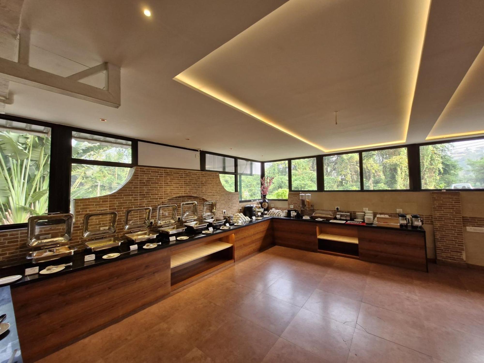 Golden Landmark Green Valley Beach Resort Dona Paula Dış mekan fotoğraf