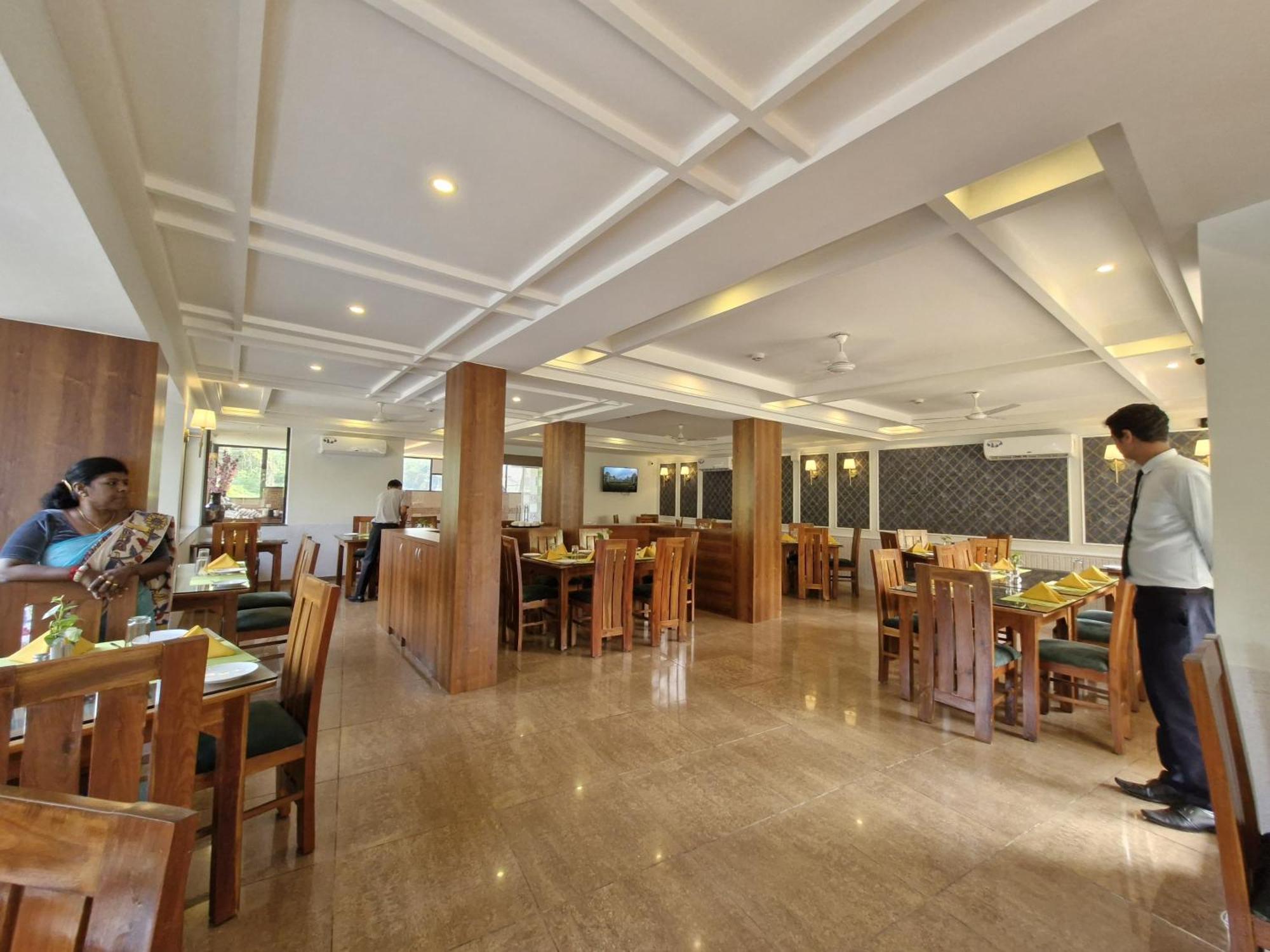 Golden Landmark Green Valley Beach Resort Dona Paula Dış mekan fotoğraf
